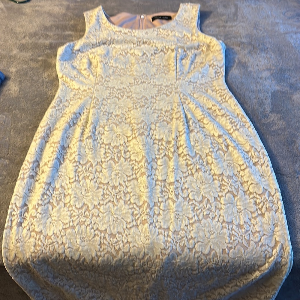 Dress - Picture 5 of 5
